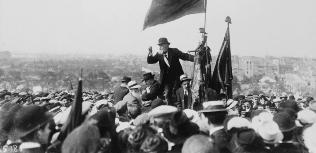 Jean Jaurès harangue la foule le 25 mai 1913 au Pré-Saint-Gervais